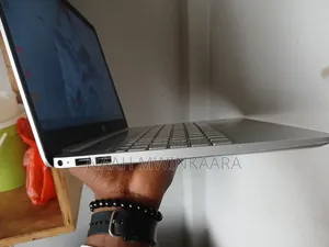 Laptop HP 15-dy2075tg 16GB Intel Core i5 SSD 1T