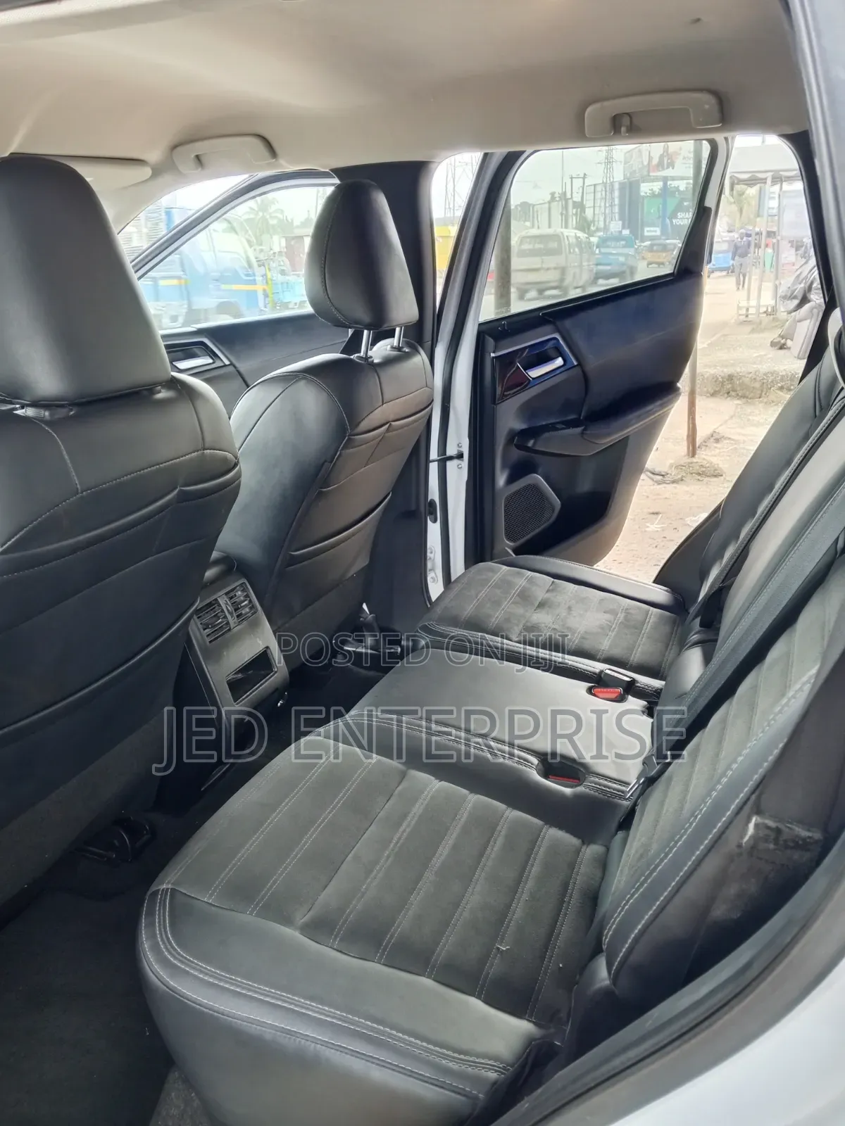 Mitsubishi Outlander 2024 Pearl
