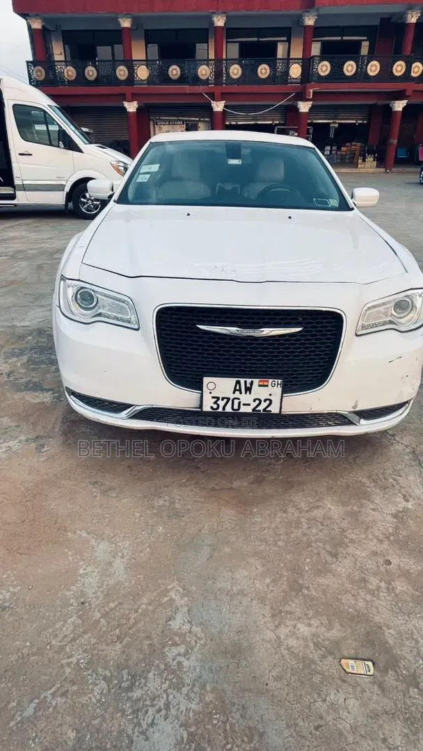 Chrysler 300 2017 White