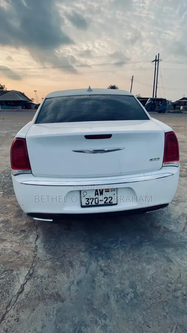 Chrysler 300 2017 White
