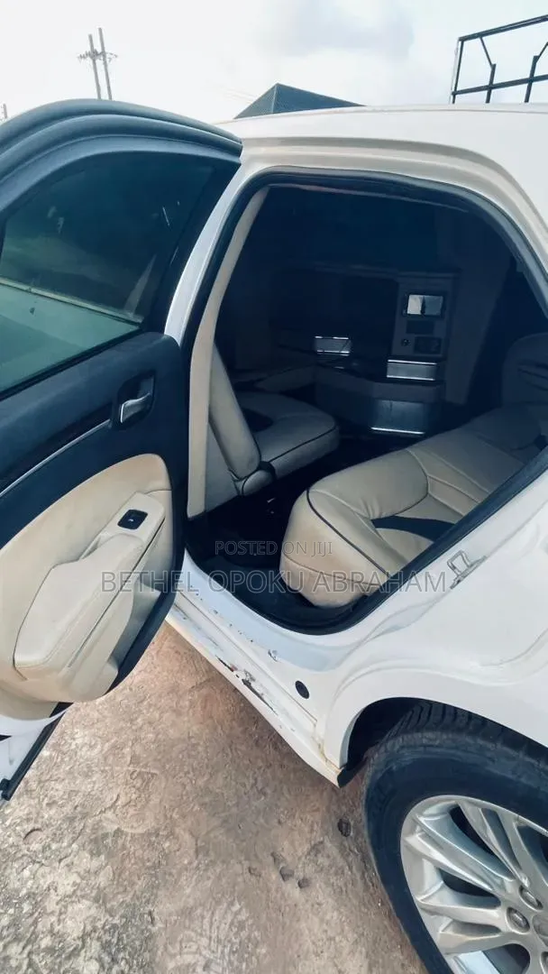 Chrysler 300 2017 White