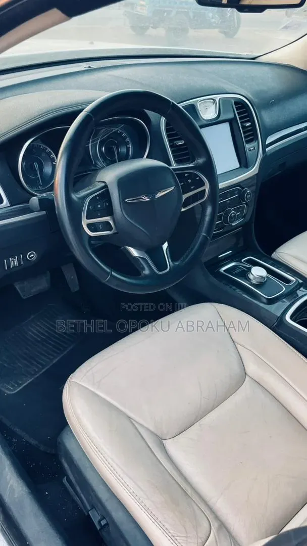 Chrysler 300 2017 White