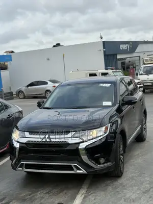 Mitsubishi Outlander SE FWD 2017 Black