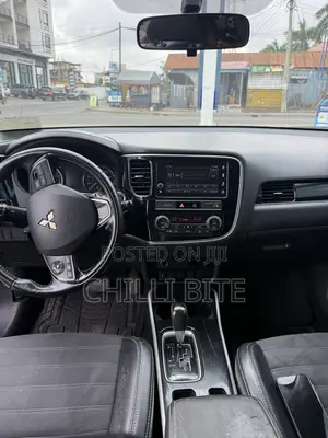 Mitsubishi Outlander SE FWD 2017 Black