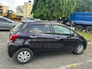 Toyota Vitz 2014 Maroon
