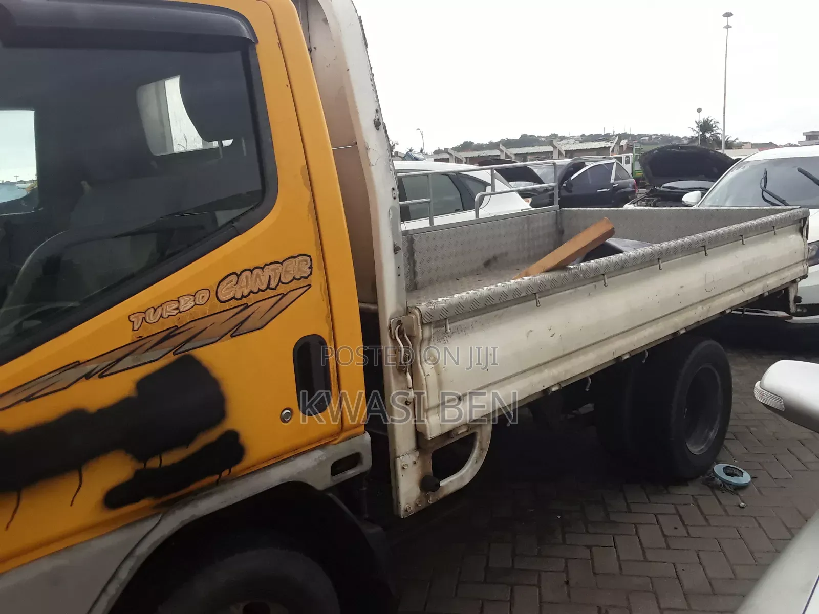 Mitsubishi Canter Truck