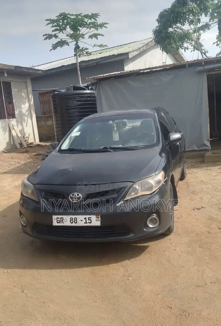 Toyota Corolla LE Special Edition 4dr Sedan (1.8L 4cyl 4A) 2013 Black