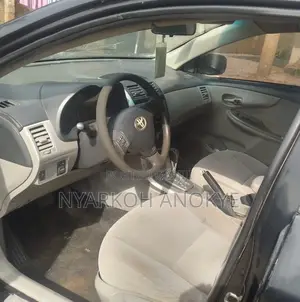 Toyota Corolla LE Special Edition 4dr Sedan (1.8L 4cyl 4A) 2013 Black