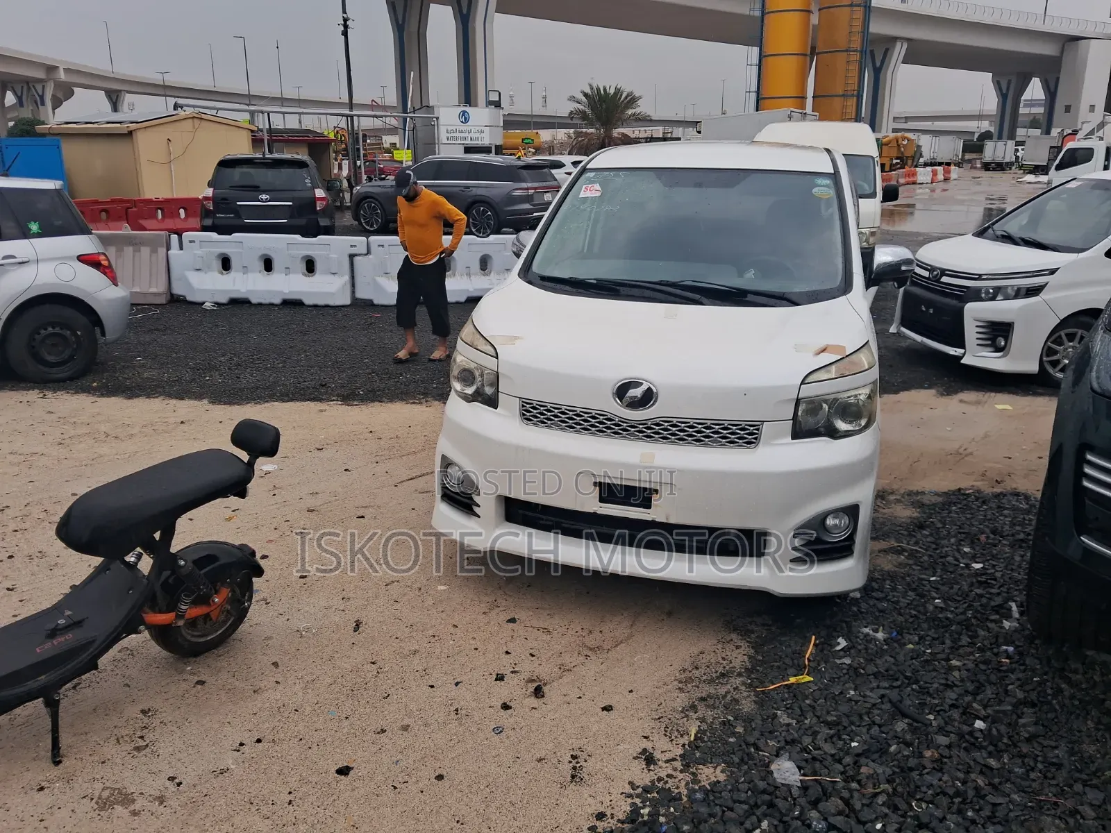 Toyota Voxy 2011 White
