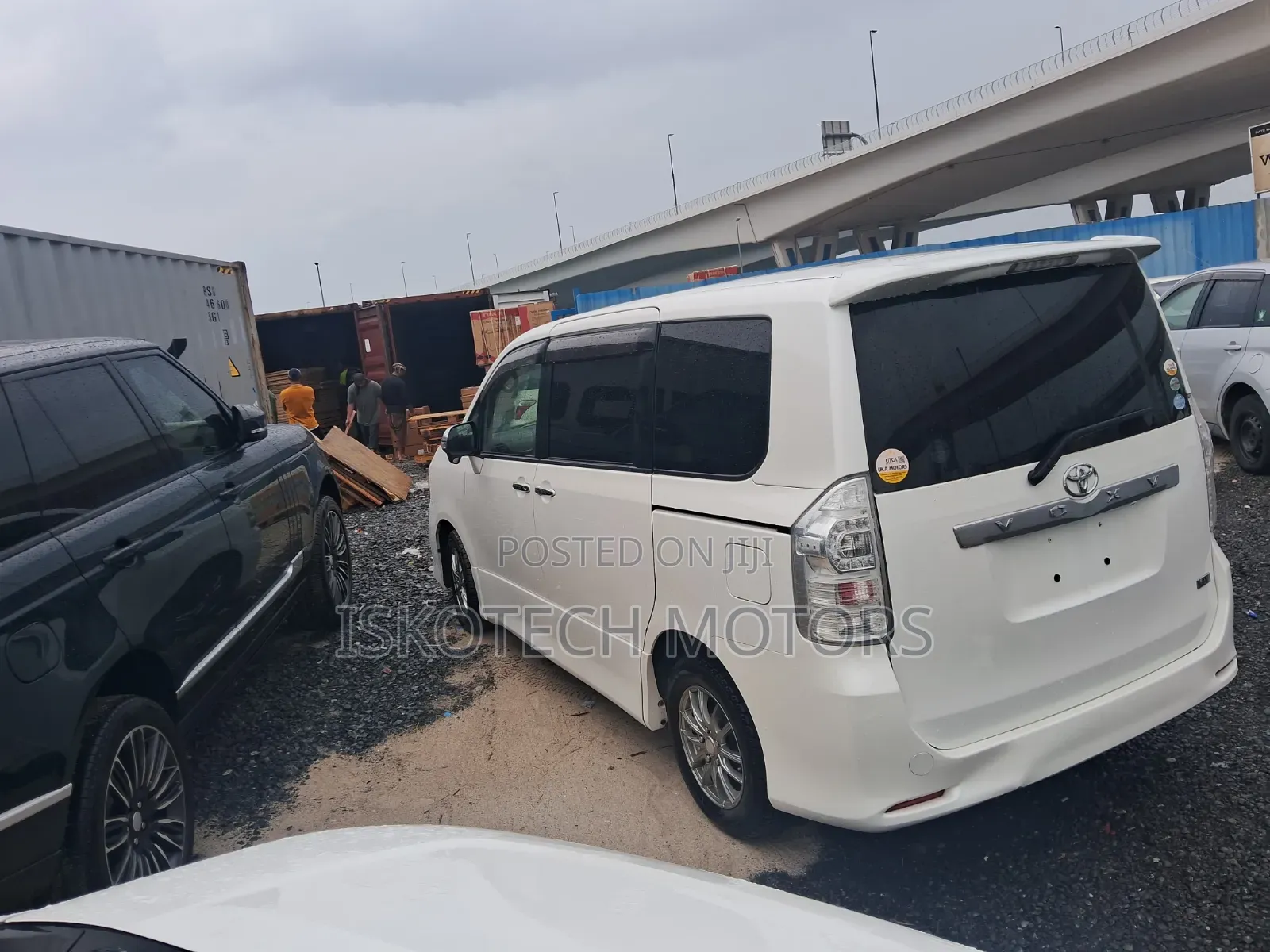 Toyota Voxy 2011 White