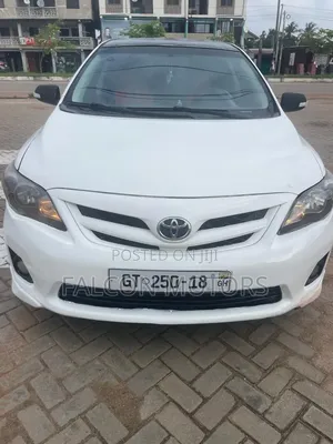 Toyota Corolla S 4dr Sedan (1.8L 4cyl 4A) 2013 White