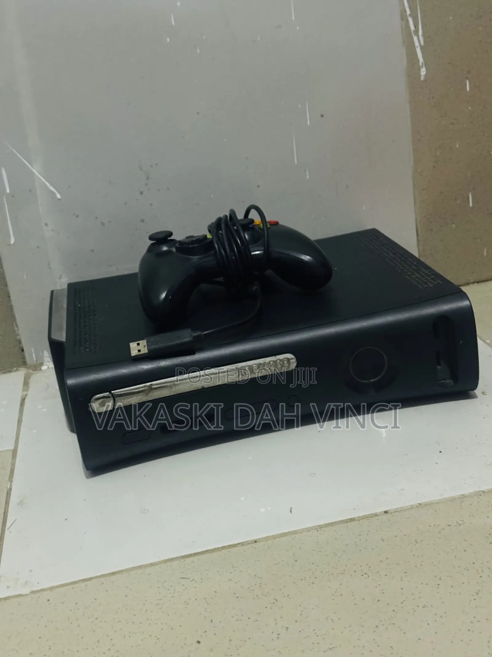Black Xbox 360 for Sale . Comes With 11 Games
