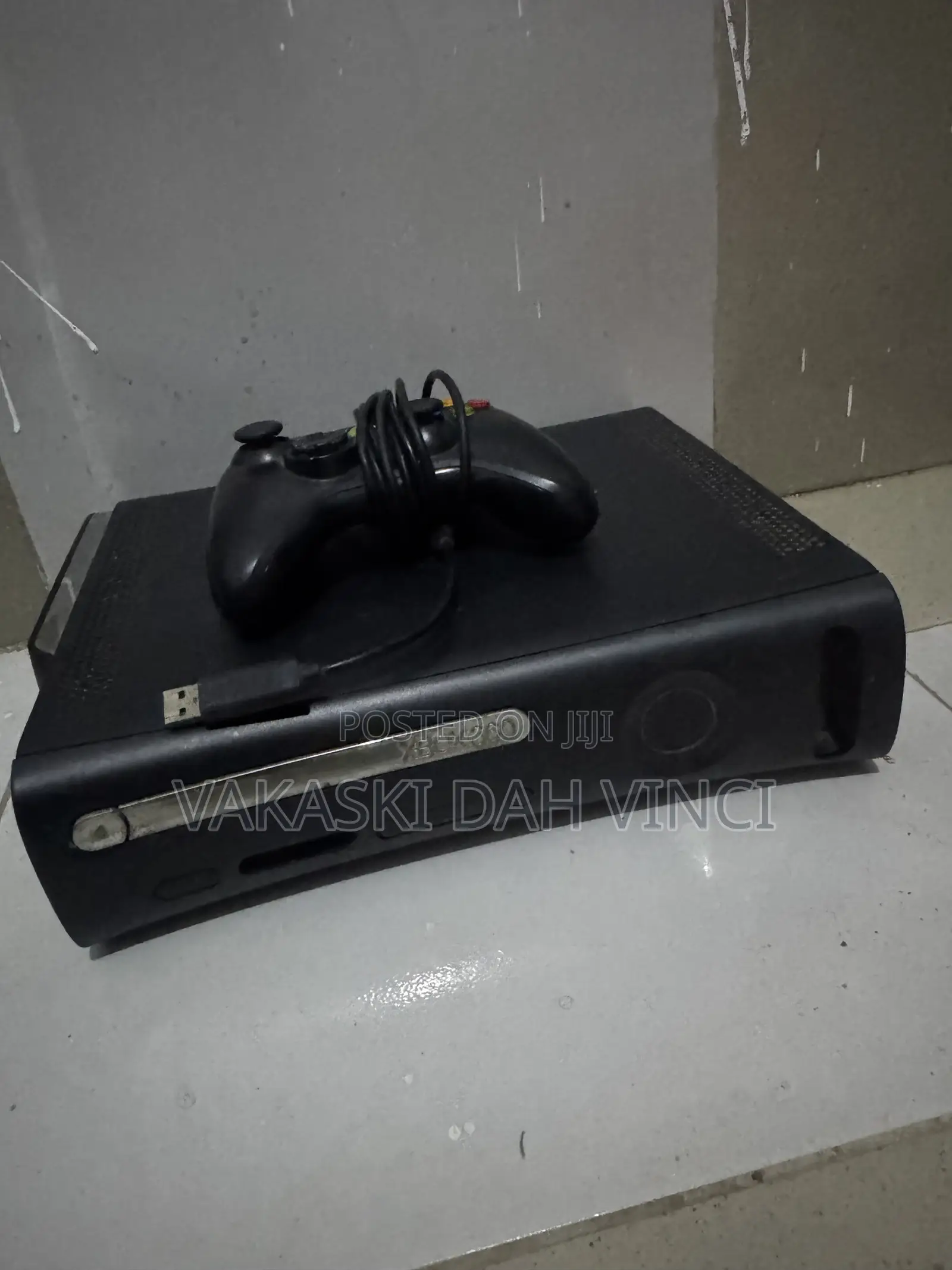 Black Xbox 360 for Sale . Comes With 11 Games