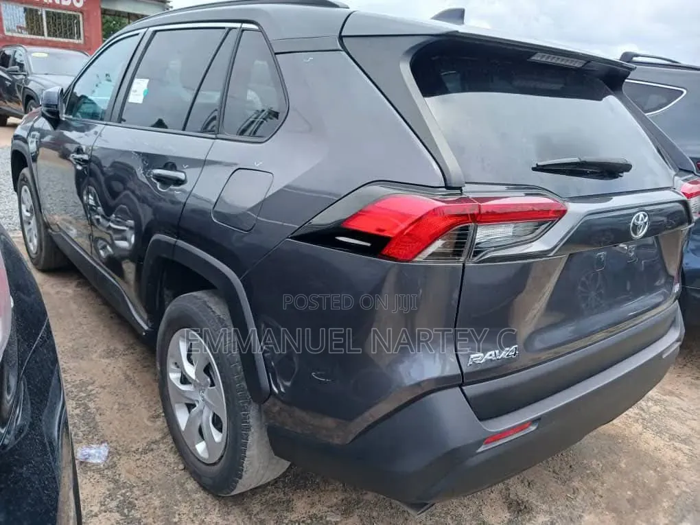 Toyota RAV4 2021 Gray
