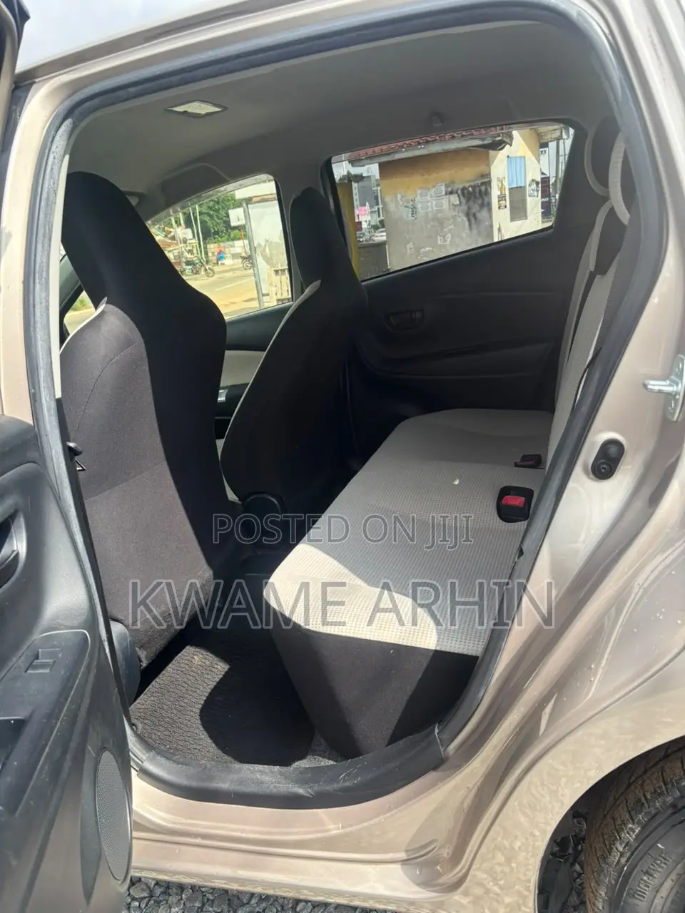 Toyota Vitz 1.3 AWD 5dr 2014 Gold