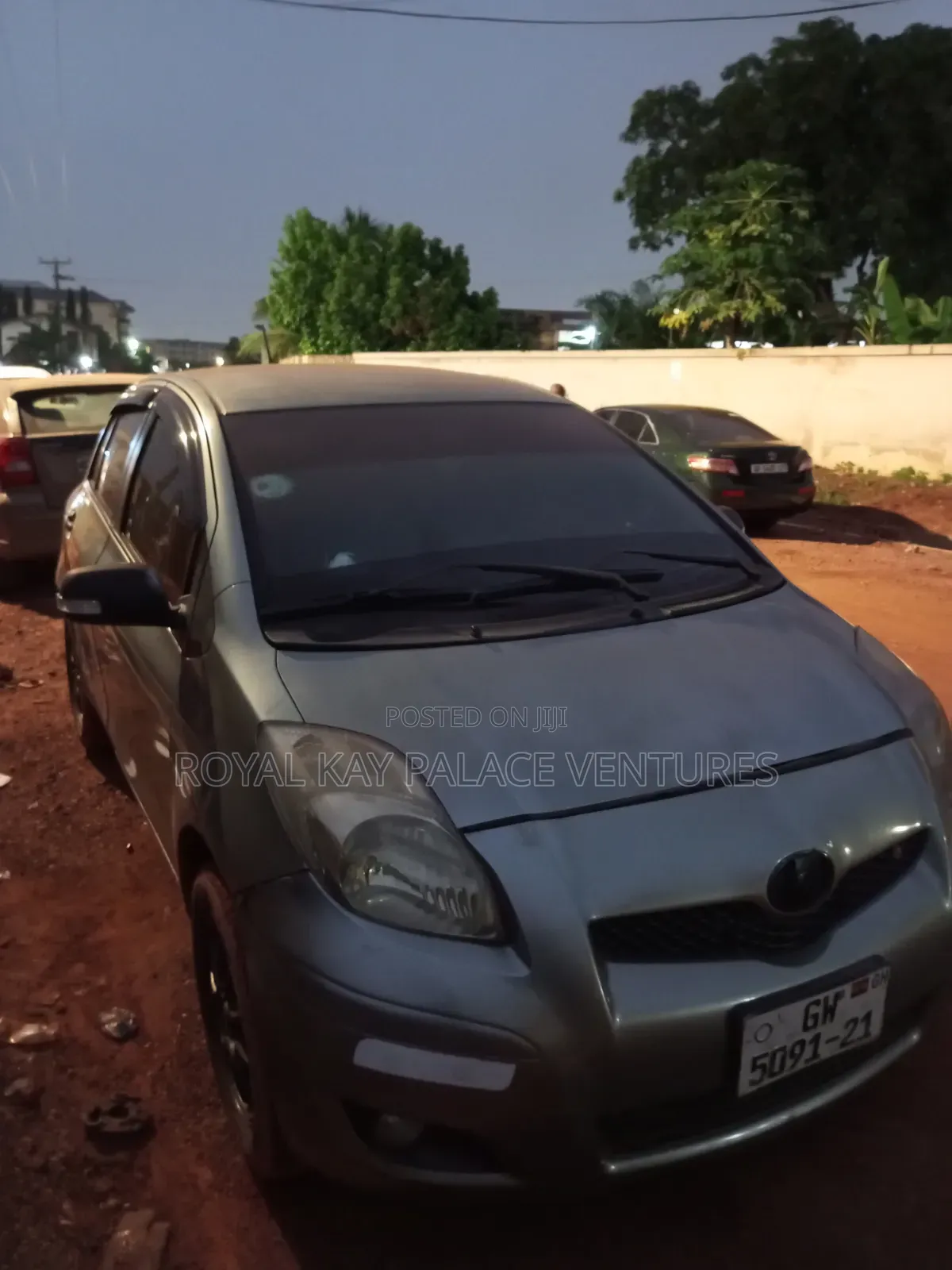 Toyota Vitz 2008 Silver