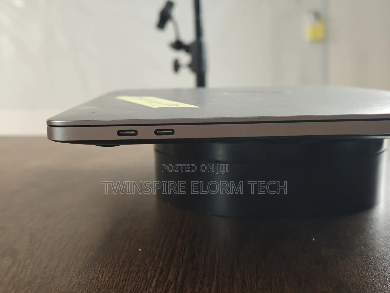 Laptop Apple MacBook Pro 2020 16GB Intel Core i7 SSD 512GB