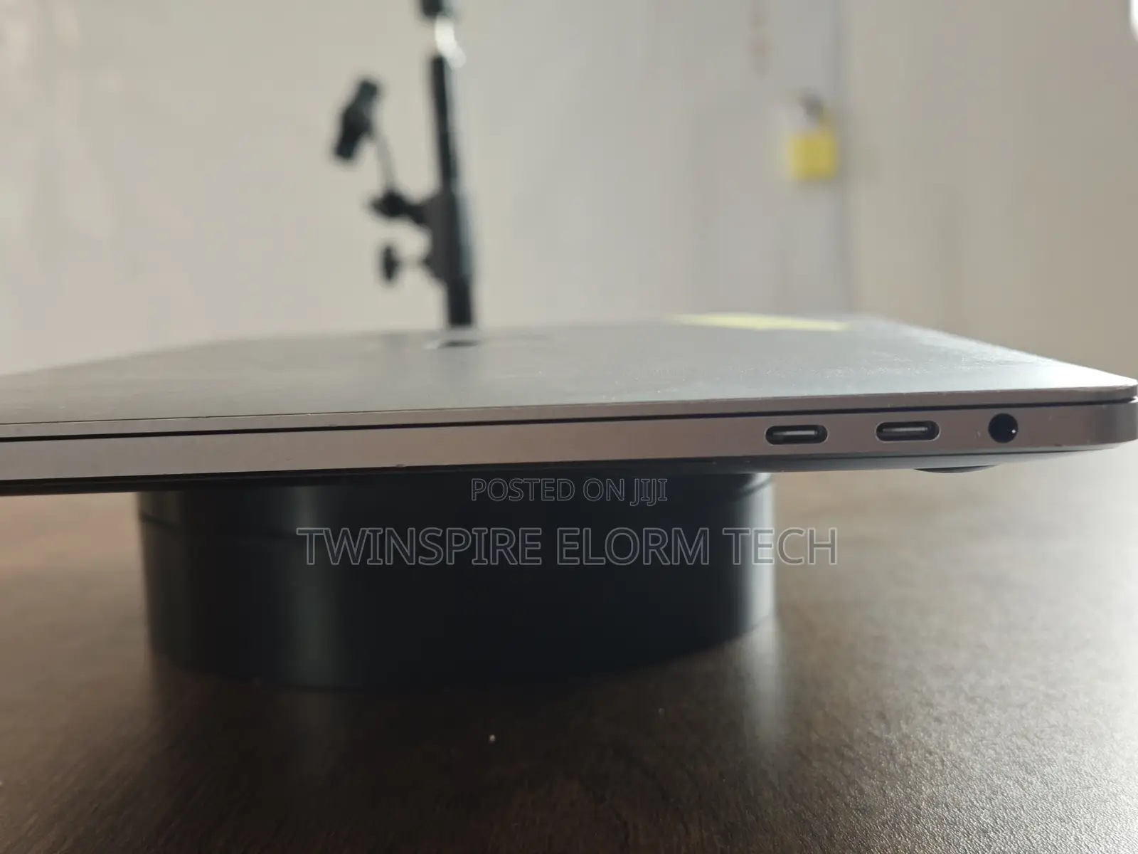 Laptop Apple MacBook Pro 2020 16GB Intel Core i7 SSD 512GB
