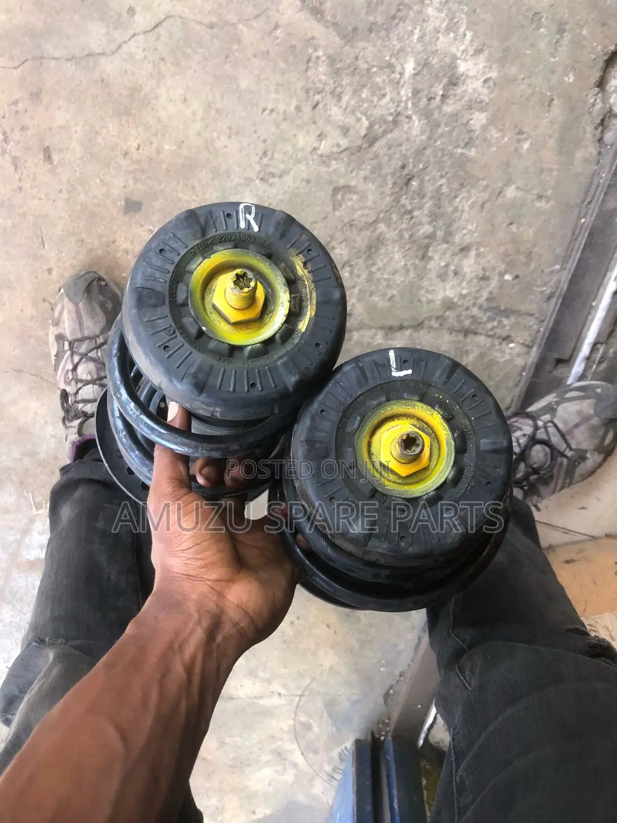 Chevrolet Orlando Front Shocks