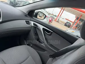 Hyundai Elantra SE Sedan FWD (1.8L 4cyl 6M) 2016 Gray