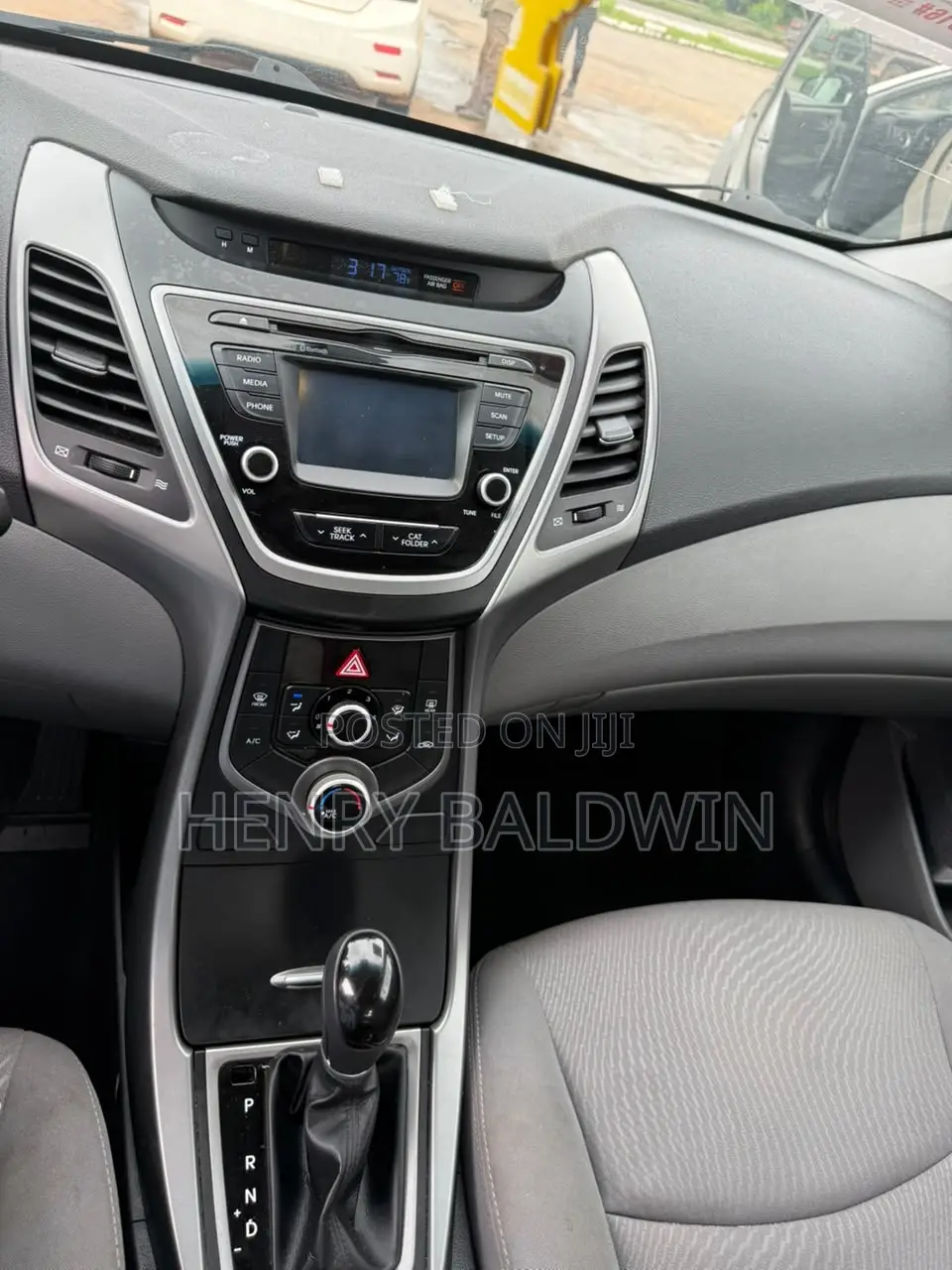 Hyundai Elantra SE Sedan FWD (1.8L 4cyl 6M) 2016 Gray
