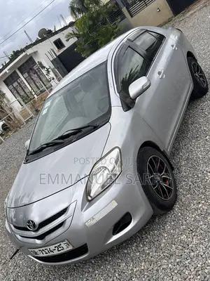 Toyota Belta 2012 Silver