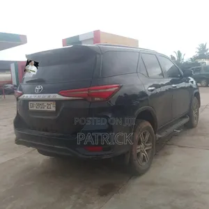 Toyota Fortuner 2020 Black