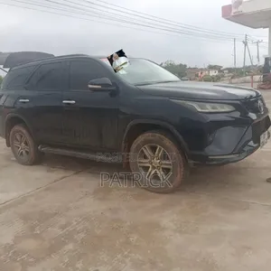 Toyota Fortuner 2020 Black