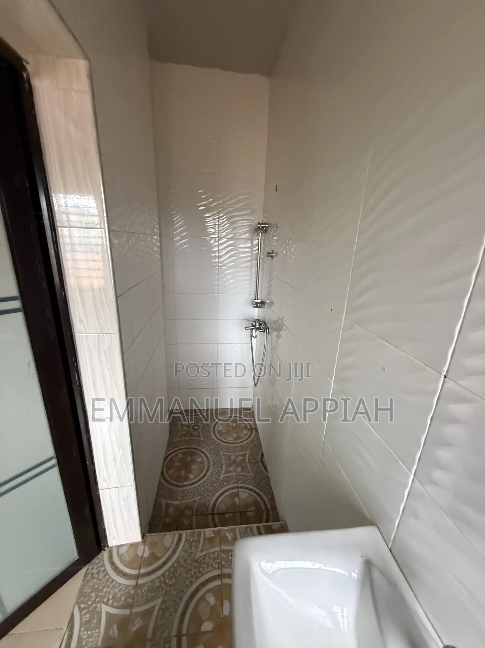 4bdrm House in Gbawe Bluecross for rent