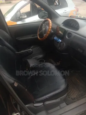 Toyota Sienta 1.5 AWD 2013 Black