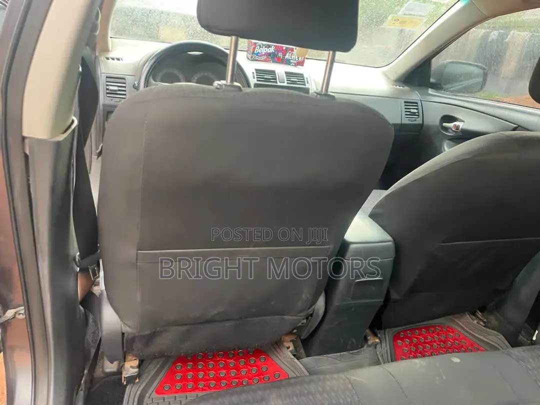 Toyota Corolla 2013 Gray