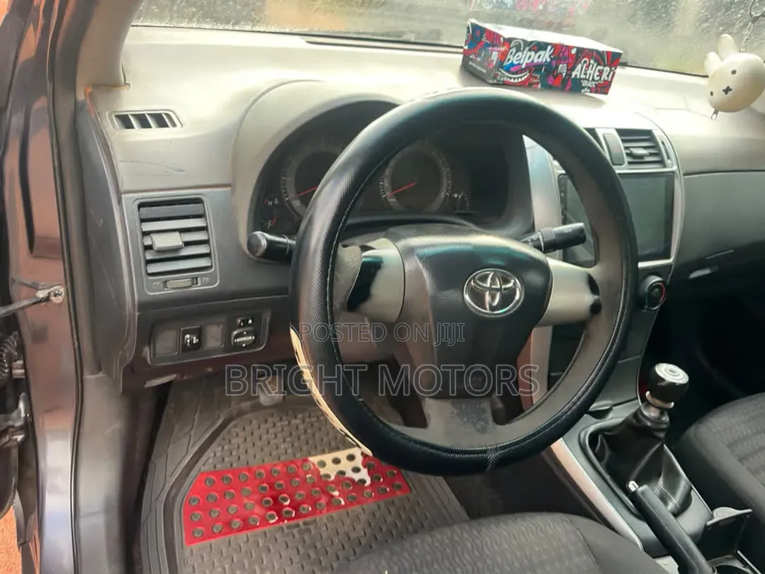 Toyota Corolla 2013 Gray