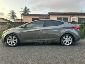 Hyundai Elantra Limited Sedan FWD (1.8L 4cyl 6A) 2013 Gray