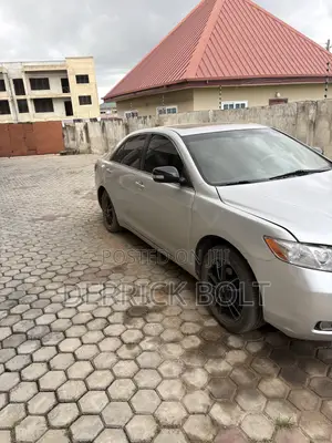 Toyota Camry Base 4dr Sedan (2.4L 4cyl 5M) 2009 Silver