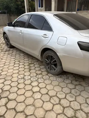 Toyota Camry Base 4dr Sedan (2.4L 4cyl 5M) 2009 Silver