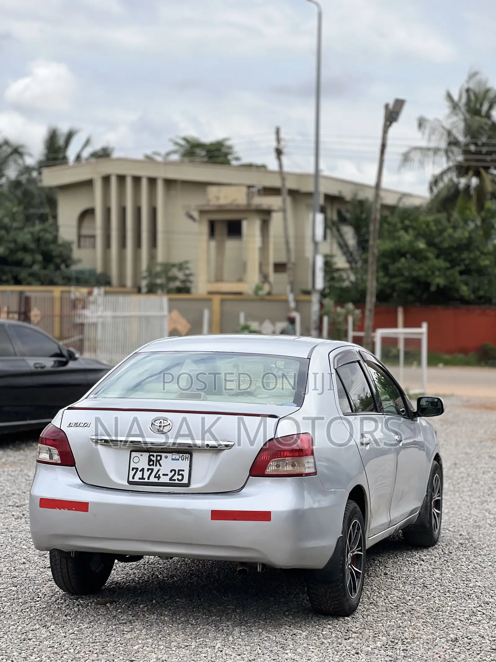 Toyota Belta 2010 Silver