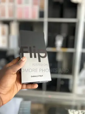 New Samsung Galaxy Z Flip4 256 GB Black