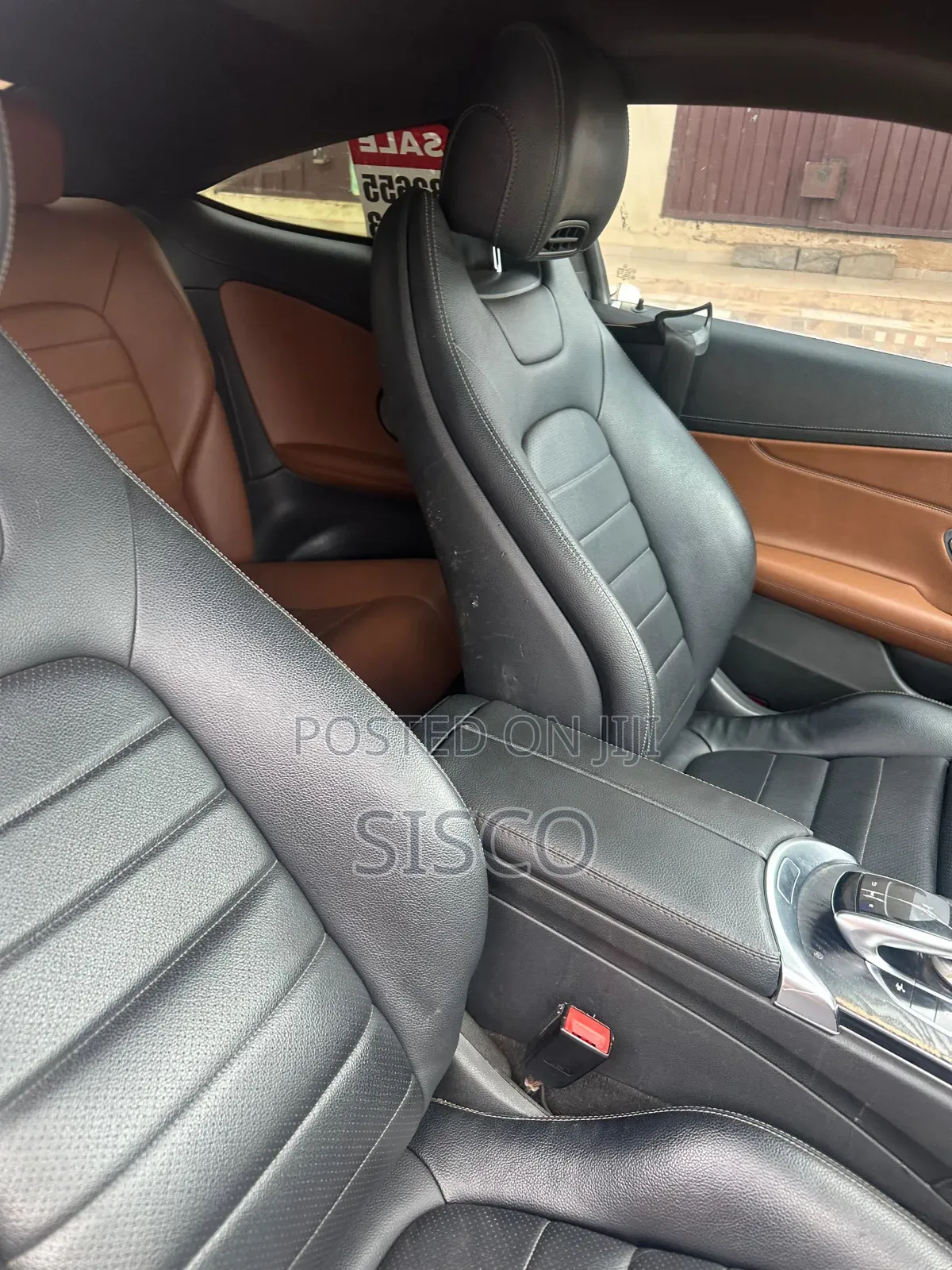 Mercedes-Benz C300 Base 4Matic Coupe AWD (2.0L 4cyl 7A) 2017 Yellow