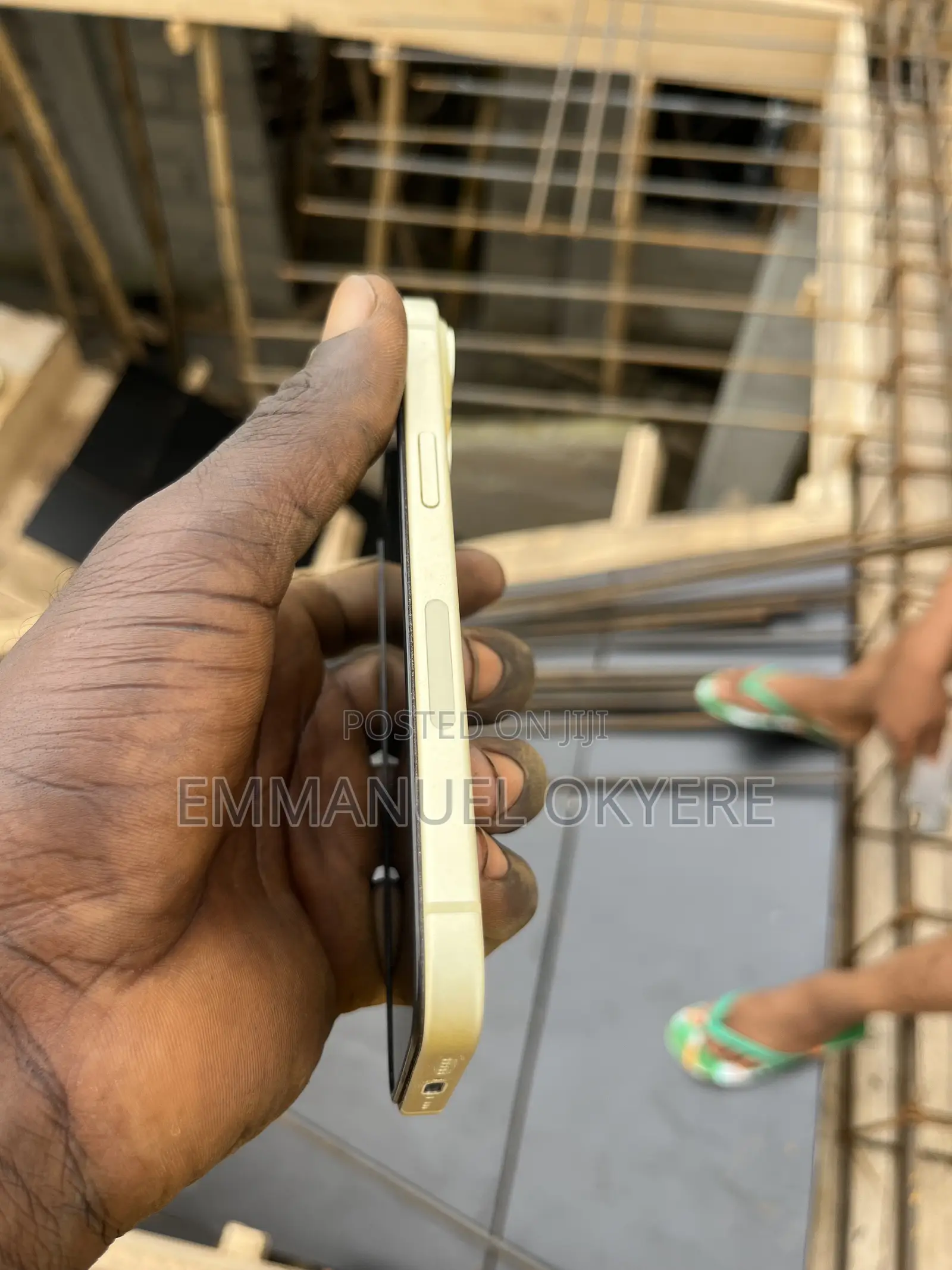 Apple iPhone 15 128 GB Yellow