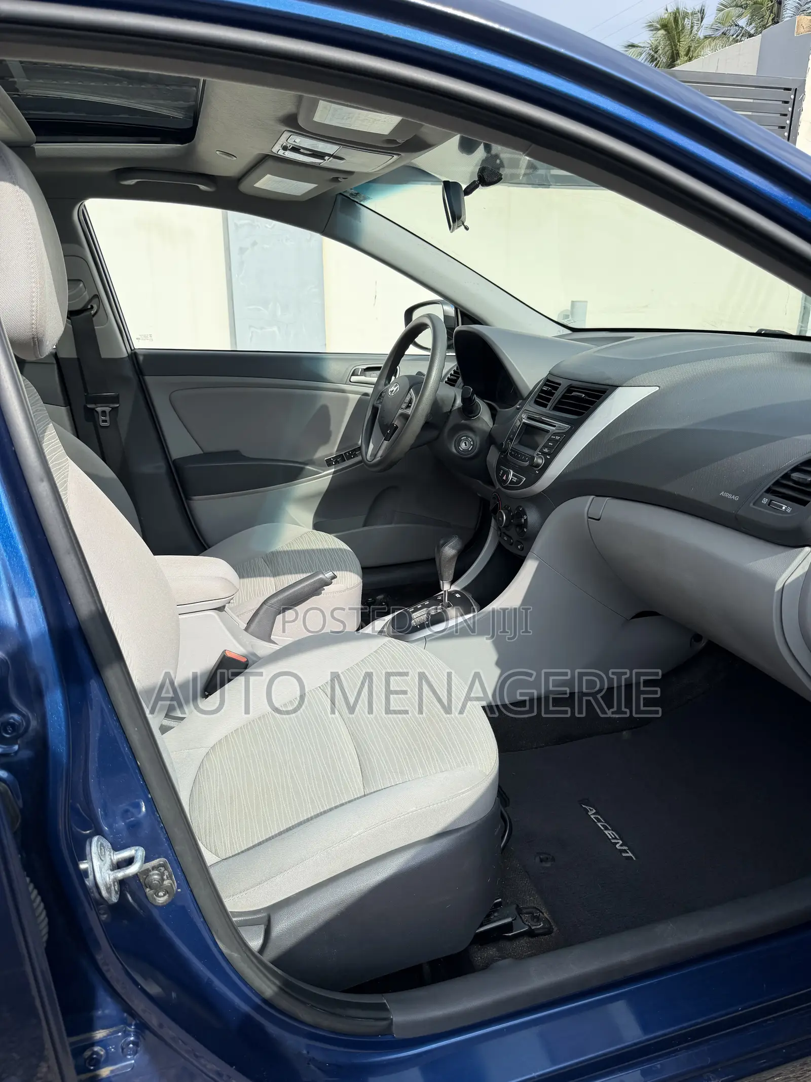Hyundai Accent SE Sedan 2017 Blue