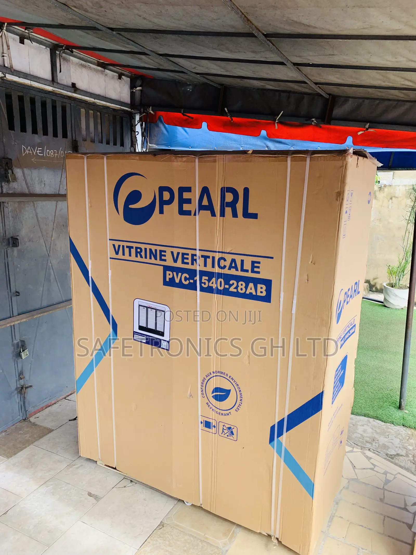 Just Shop Pearl PVC-1540-28ab Three-Door Glass Display Fridge