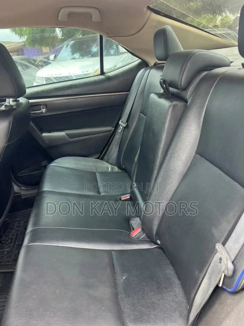 Toyota Corolla 2015 Black