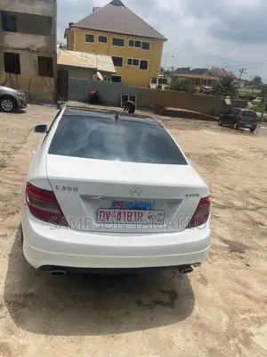 Mercedes-Benz C300 Sport 4Matic Sedan AWD (3.0L 6cyl 7A) 2012 White
