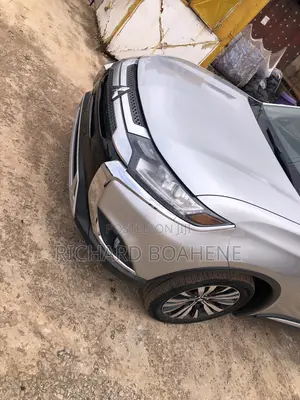 Mitsubishi Outlander 2019 Silver