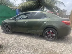 Toyota Corolla LE Eco (1.8L 4cyl 2A) 2018 Green