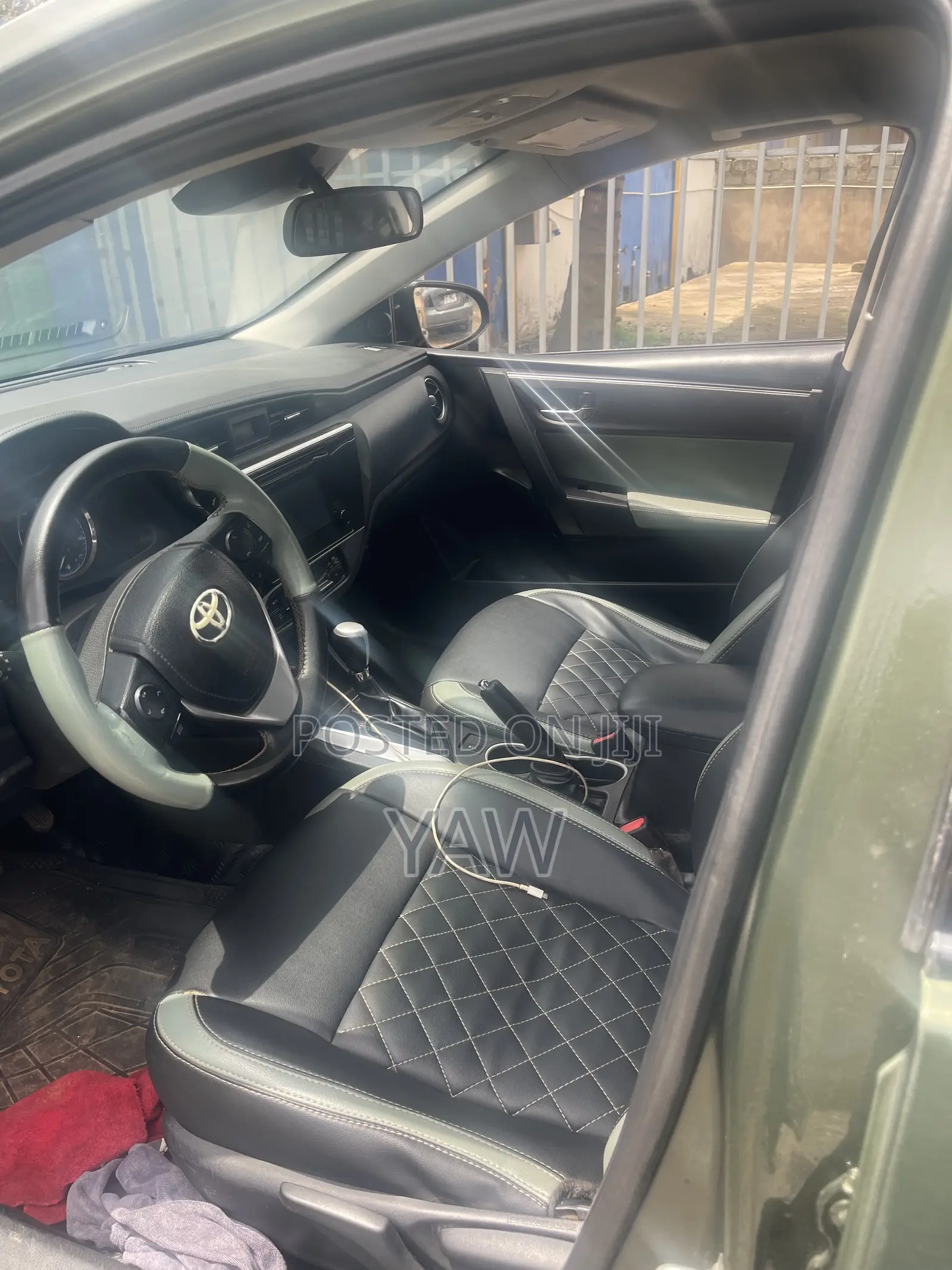 Toyota Corolla LE Eco (1.8L 4cyl 2A) 2018 Green
