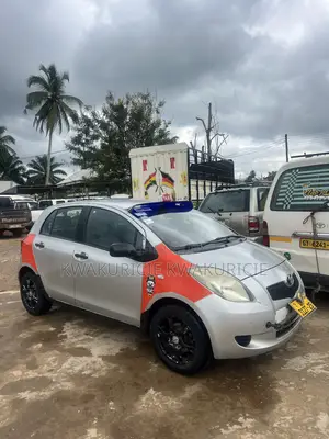 Toyota Yaris 2013 Silver