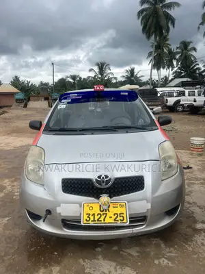 Toyota Yaris 2013 Silver