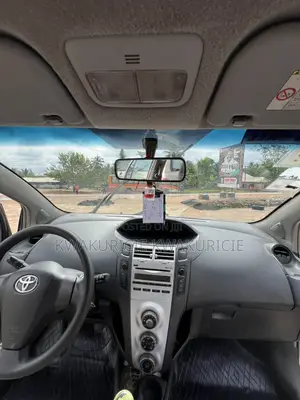 Toyota Yaris 2013 Silver