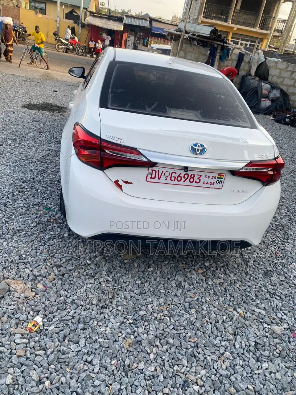 Toyota Corolla XLE (1.8L 4cyl 2A) 2018 White